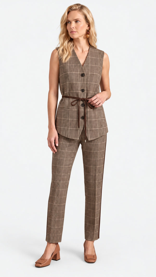 Look 24 — Gilet con cintura e pantalone a quadri — Cannella FW26/27