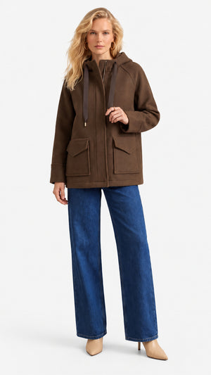 Look 31 — Giubbotto con tasche e jeans — Cannella FW26/27