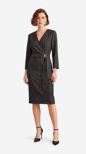 Look 61 — Abito scuro con cintura — Cannella FW26/27